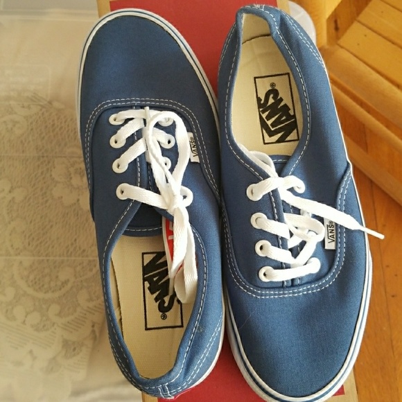 navy blue vans classic